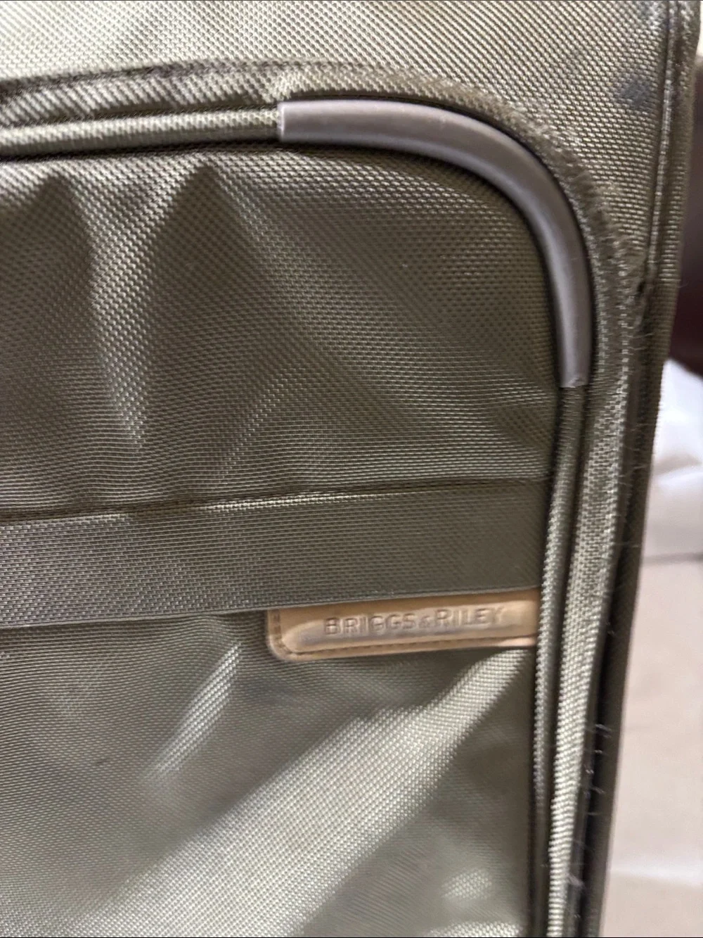 Briggs & Riley 24 wheeled wardrobe garment bag. Excellent preowned condition